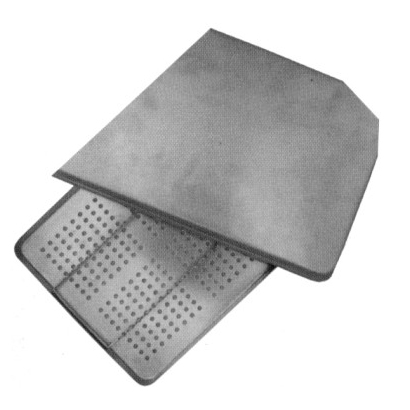 Instruments tray perforated with lid and instrumen